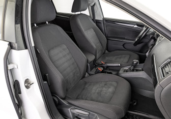 Подержанный автомобиль Volkswagen Jetta Sedan 2017 года (24 фото)