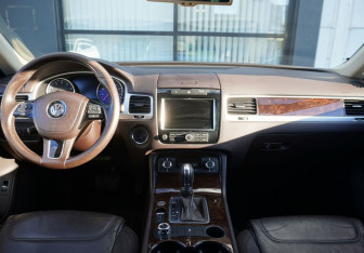Подержанный автомобиль Volkswagen Touareg 2013 года (12 фото)