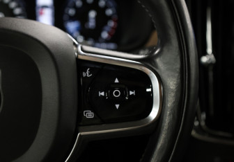 Подержанный автомобиль Volvo S90 2020 года (21 фото)