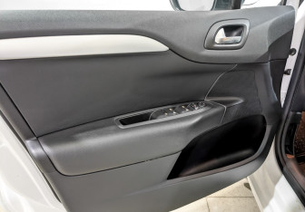 Подержанный автомобиль Citroen C4 Sedan 2021 года (18 фото)