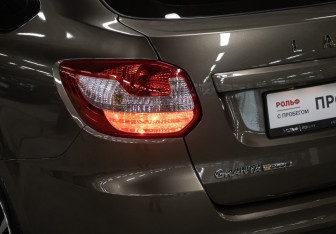 Подержанный автомобиль LADA (ВАЗ) Granta Sedan 2021 года (24 фото)