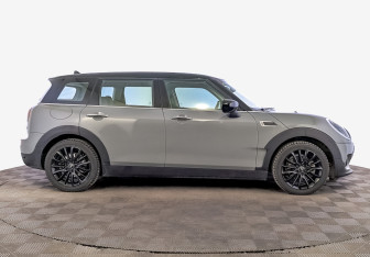 Подержанный автомобиль MINI Clubman Wagon 2021 года (4 фото)