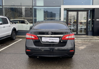 Подержанный автомобиль Nissan Sentra Sedan 2014 года (6 фото)