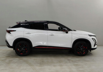 Подержанный автомобиль Omoda C5 2023 года (4 фото)