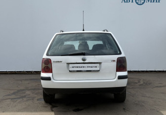 Подержанный автомобиль Volkswagen Passat Wagon 2001 года (6 фото)