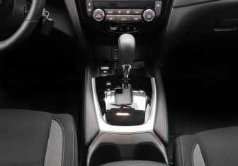 Подержанный автомобиль Nissan Qashqai 2019 года (9 фото)