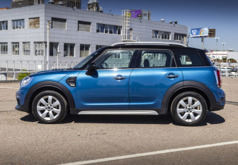 Подержанный автомобиль MINI Countryman 2019 года (8 фото)