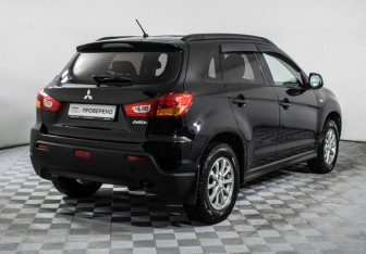 Подержанный автомобиль Mitsubishi ASX 2012 года (5 фото)