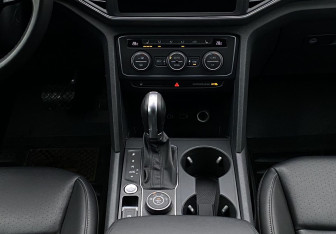 Подержанный автомобиль Volkswagen Teramont 2018 года (13 фото)