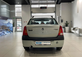 Подержанный автомобиль Renault Logan Sedan 2006 года (5 фото)