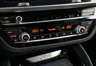 Подержанный автомобиль BMW X4 2020 года (21 фото)