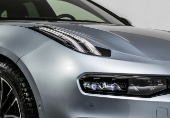 Подержанный автомобиль Zeekr 001 2023 года (25 фото)