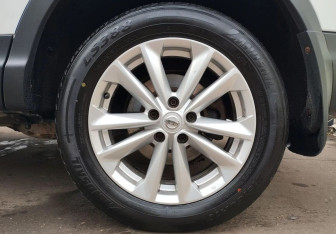 Подержанный автомобиль Nissan Qashqai 2014 года (15 фото)
