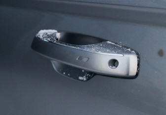 Подержанный автомобиль Geely Monjaro 2023 года (17 фото)