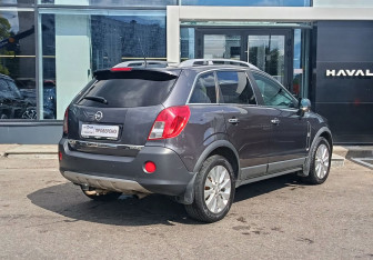 Подержанный автомобиль Opel Antara 2014 года (5 фото)