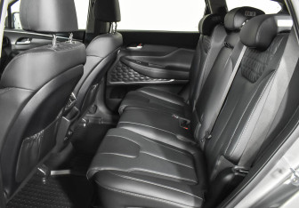 Подержанный автомобиль Hyundai Santa Fe 2020 года (16 фото)
