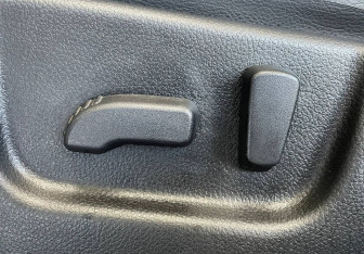 Подержанный автомобиль Nissan X-Trail 2008 года (17 фото)