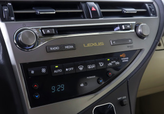 Подержанный автомобиль Lexus RX 2013 года (23 фото)