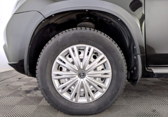 Подержанный автомобиль Nissan Terrano 2019 года (18 фото)