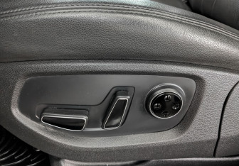 Подержанный автомобиль Genesis G70 2018 года (29 фото)