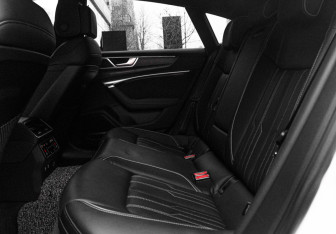 Подержанный автомобиль Audi A7 2020 года (12 фото)