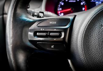 Подержанный автомобиль Kia Rio Hatchback 2021 года (24 фото)