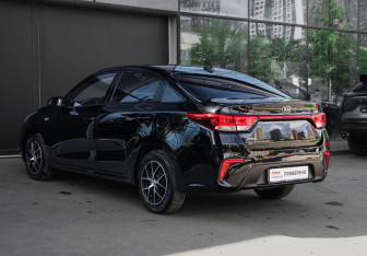 Подержанный автомобиль Kia Rio Sedan 2020 года (6 фото)
