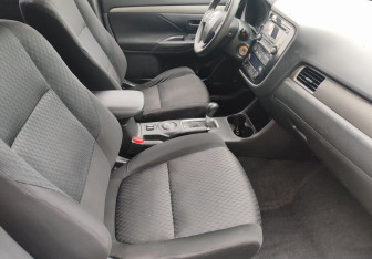 Подержанный автомобиль Mitsubishi Outlander 2013 года (9 фото)