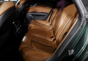 Подержанный автомобиль Audi A7 2016 года (10 фото)