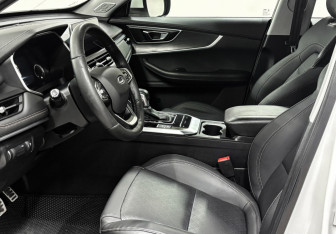 Подержанный автомобиль Chery Tiggo 8 2021 года (12 фото)