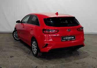 Подержанный автомобиль Kia Ceed Hatchback 2018 года (6 фото)
