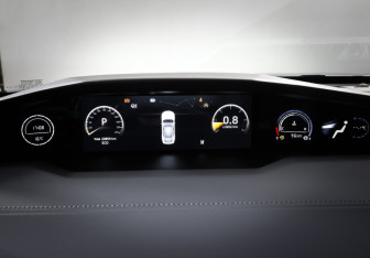 Подержанный автомобиль Changan UNI-V 2023 года (16 фото)