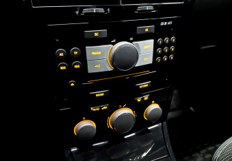 Подержанный автомобиль Opel Astra Hatchback 2007 года (26 фото)