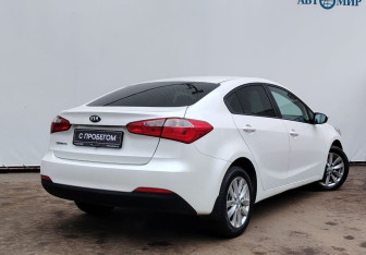 Подержанный автомобиль Kia Cerato Sedan 2014 года (8 фото)