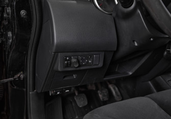 Подержанный автомобиль Nissan Tiida Hatchback 2007 года (9 фото)