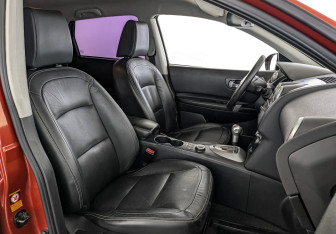 Подержанный автомобиль Nissan Qashqai 2008 года (24 фото)
