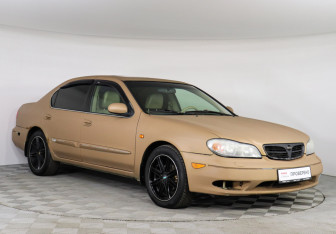 Подержанный автомобиль Nissan Maxima 2004 года (2 фото)