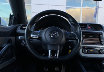 Подержанный автомобиль Volkswagen Scirocco 2011 года (16 фото)
