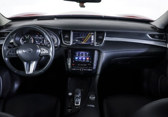 Подержанный автомобиль Infiniti QX50 2018 года (12 фото)