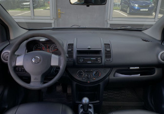 Подержанный автомобиль Nissan Note 2012 года (16 фото)