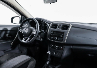 Подержанный автомобиль Renault Logan Sedan 2019 года (5 фото)