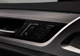 Подержанный автомобиль BMW X4 2020 года (17 фото)