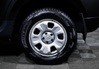 Подержанный автомобиль Renault Duster 2013 года (14 фото)