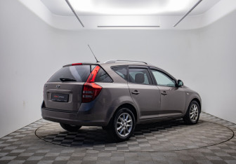 Подержанный автомобиль Kia Ceed Wagon 2008 года (5 фото)