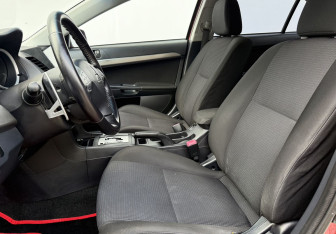 Подержанный автомобиль Mitsubishi Lancer Sedan 2007 года (10 фото)