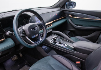 Подержанный автомобиль Geely Monjaro 2023 года (9 фото)