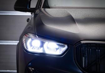 Подержанный автомобиль BMW X5 M 2022 года (39 фото)