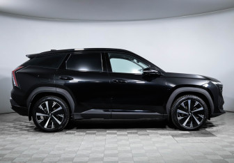 Подержанный автомобиль Geely Atlas 2024 года (4 фото)