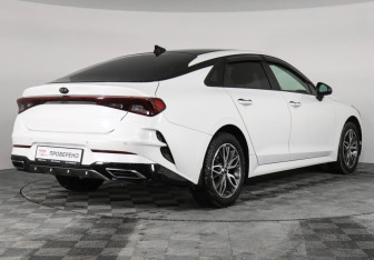 Подержанный автомобиль Kia K5 2020 года (5 фото)
