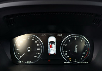 Подержанный автомобиль Volvo XC60 2018 года (18 фото)